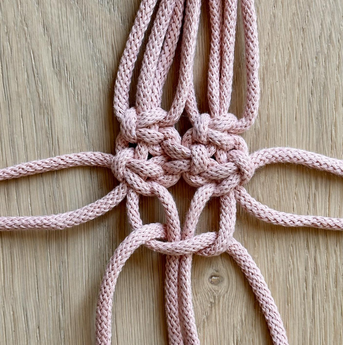 Macrame Plant Hanger Printable PDF Pattern - Beginners to Intermediate Level